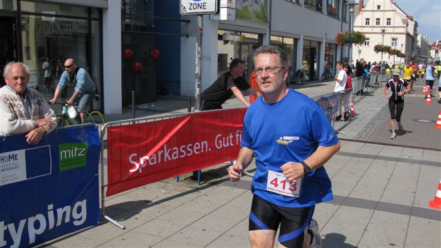 ../Images/BenefizlaufMerseburg2011 (80).jpg